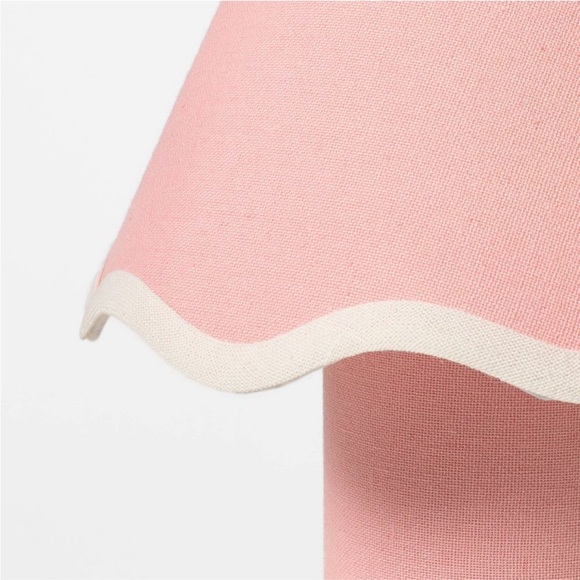 STUDIO MCGEE NWT table lamp fabric base & scallop shade -pink - Picture 4 of 10